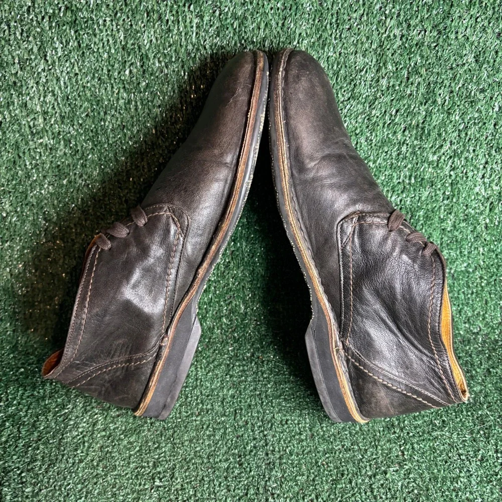 John Varvatos Distressed Leather Vibram Sole Chukka Boot Brown Mens Size 10.5
